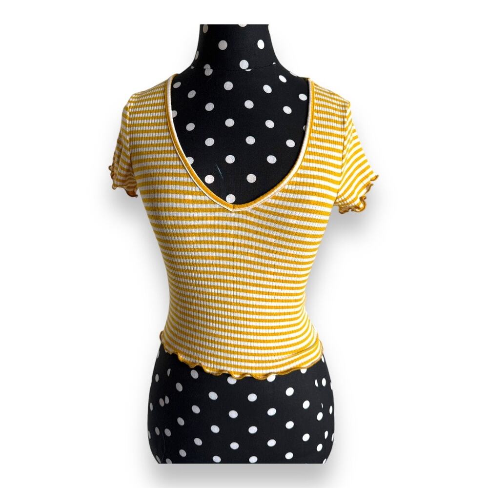 5/$35 AMP Womens Crop Top Sz XS Mustard Yellow White Striped Ribbed Knit V Neck - Picture 3 of 8